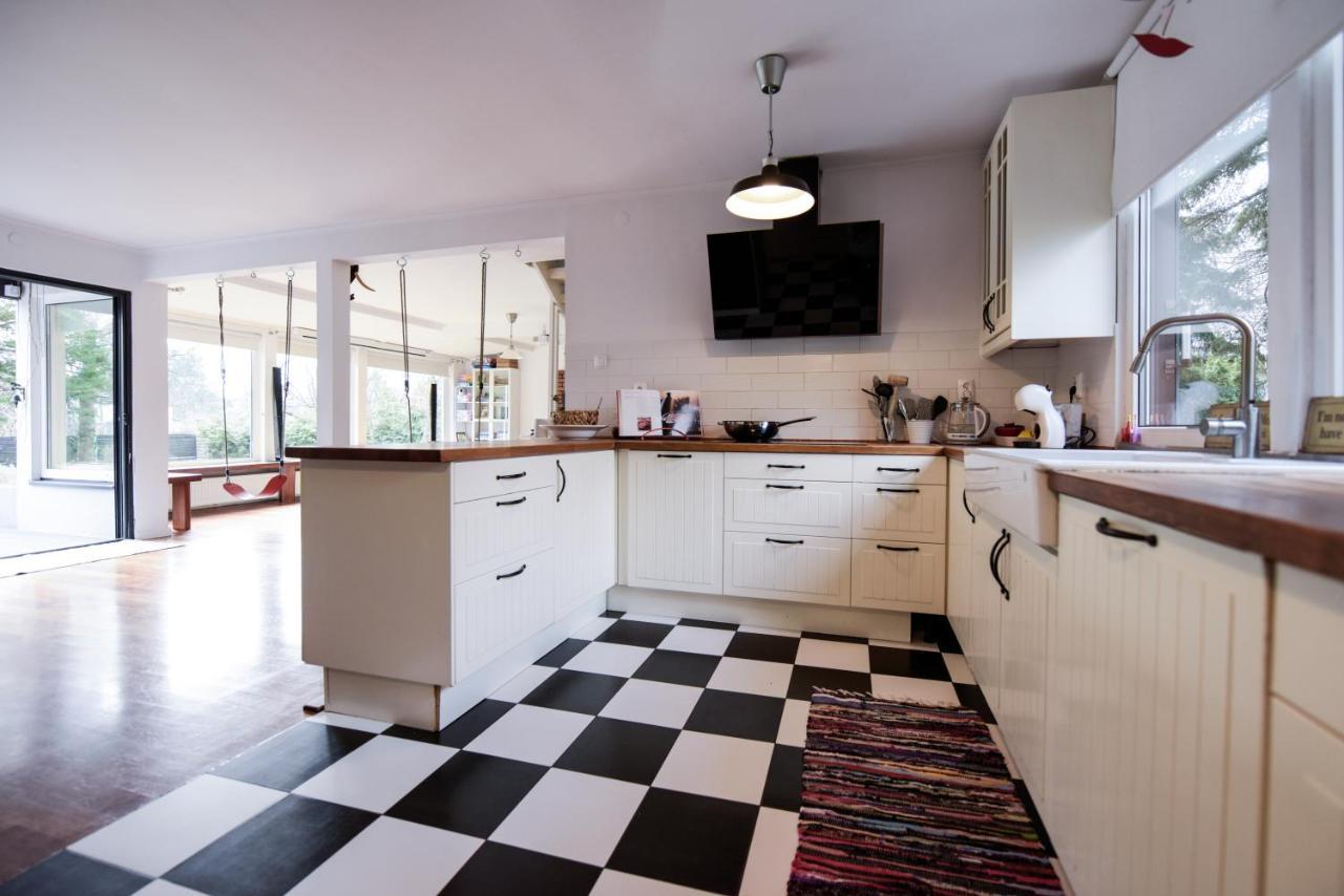 Spacious 3 Bedroom Family Oasis With Sauna, 20 Min From Warsaw Пясечно Екстериор снимка