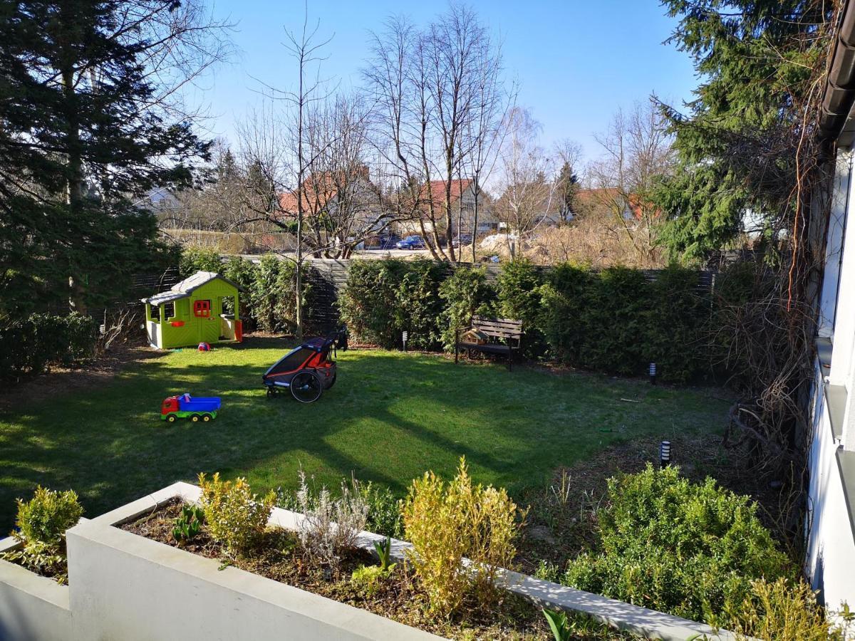 Spacious 3 Bedroom Family Oasis With Sauna, 20 Min From Warsaw Пясечно Екстериор снимка